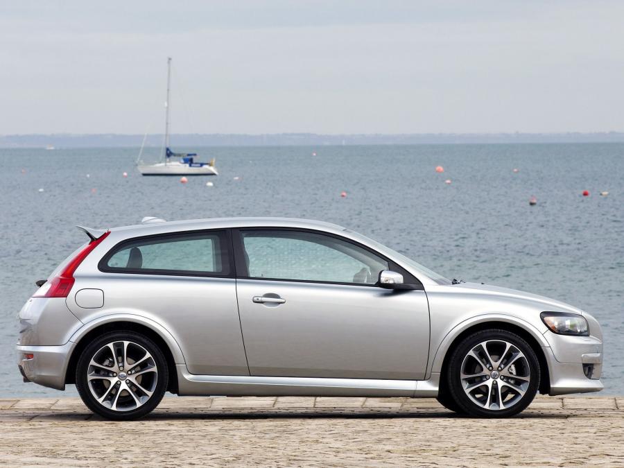  Volvo C30 R-Design 2008 года  (UK) (фото 14 из 21)